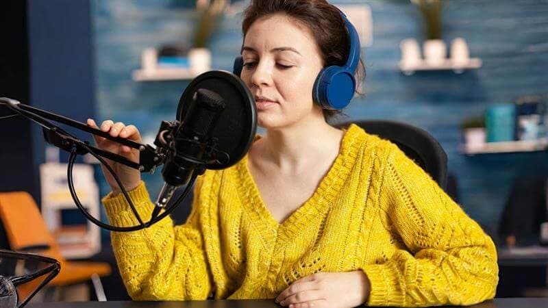 how to become a voice over artist UK