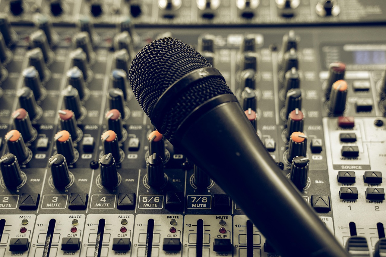 MICROPHONE ON A SOUND MIXING DESK