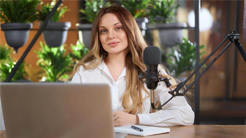 how to become a broadcaster